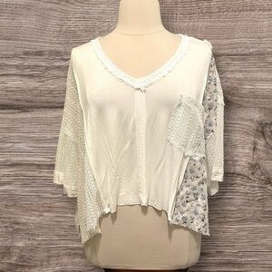 POL Oversized White with Lace and Floral sz S